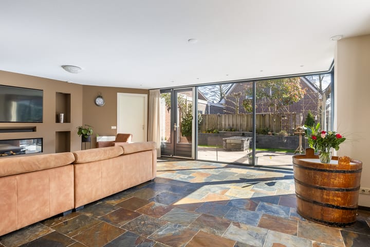 Foto 13 van Charles Dickensweg 18