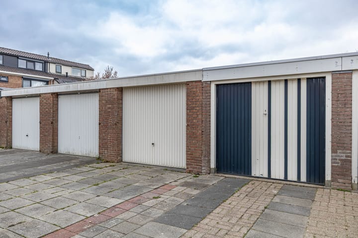 Photo 63 of Wethouder van den Bergplantsoen 13