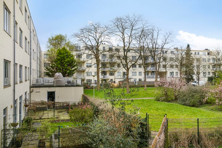 Photo 16 of Daniël Defoelaan 210