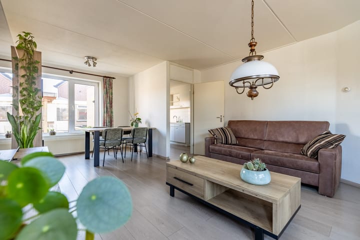 Foto 10 van Julianalaan 50