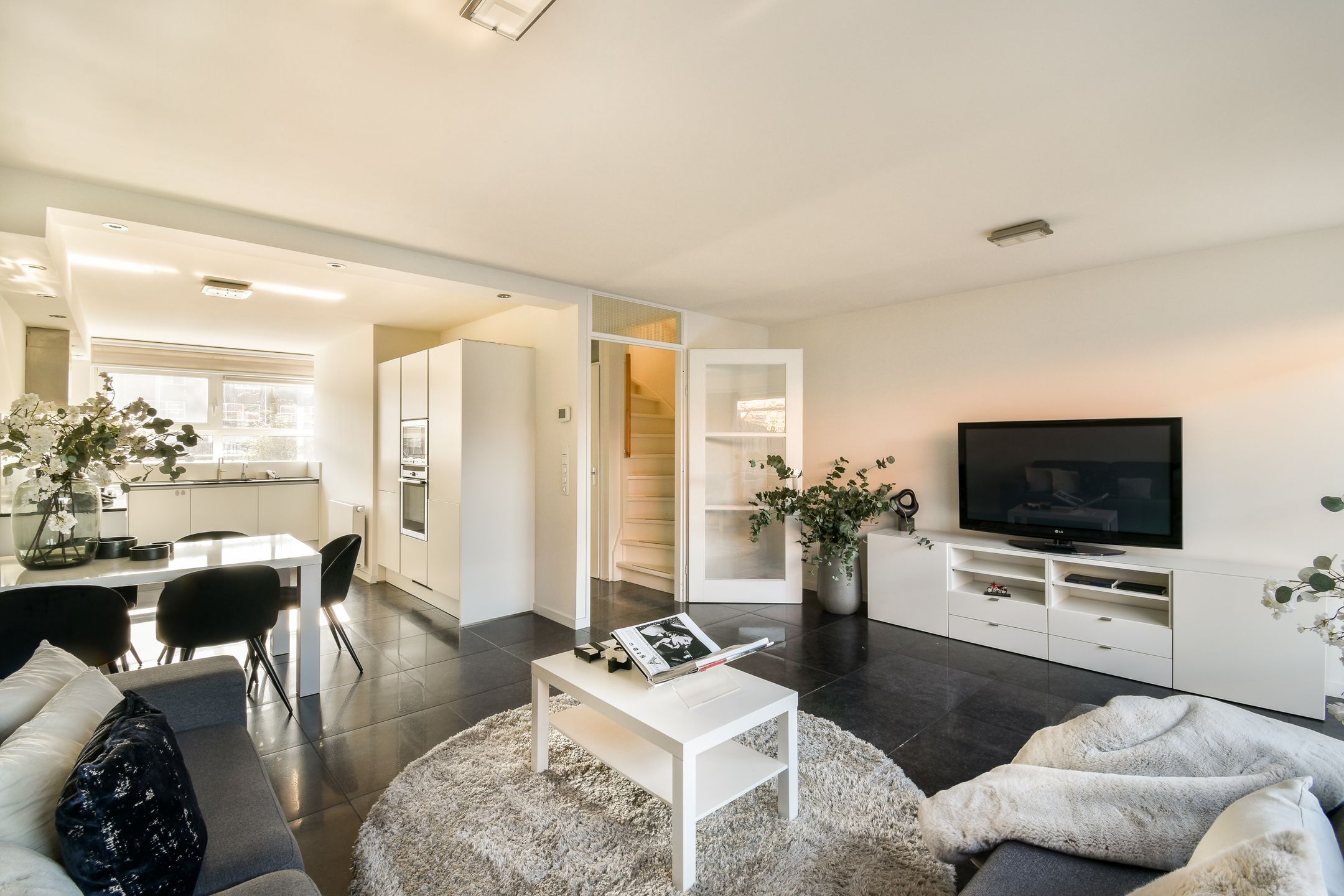 Foto 3 van Daan Roodenburghplein 38