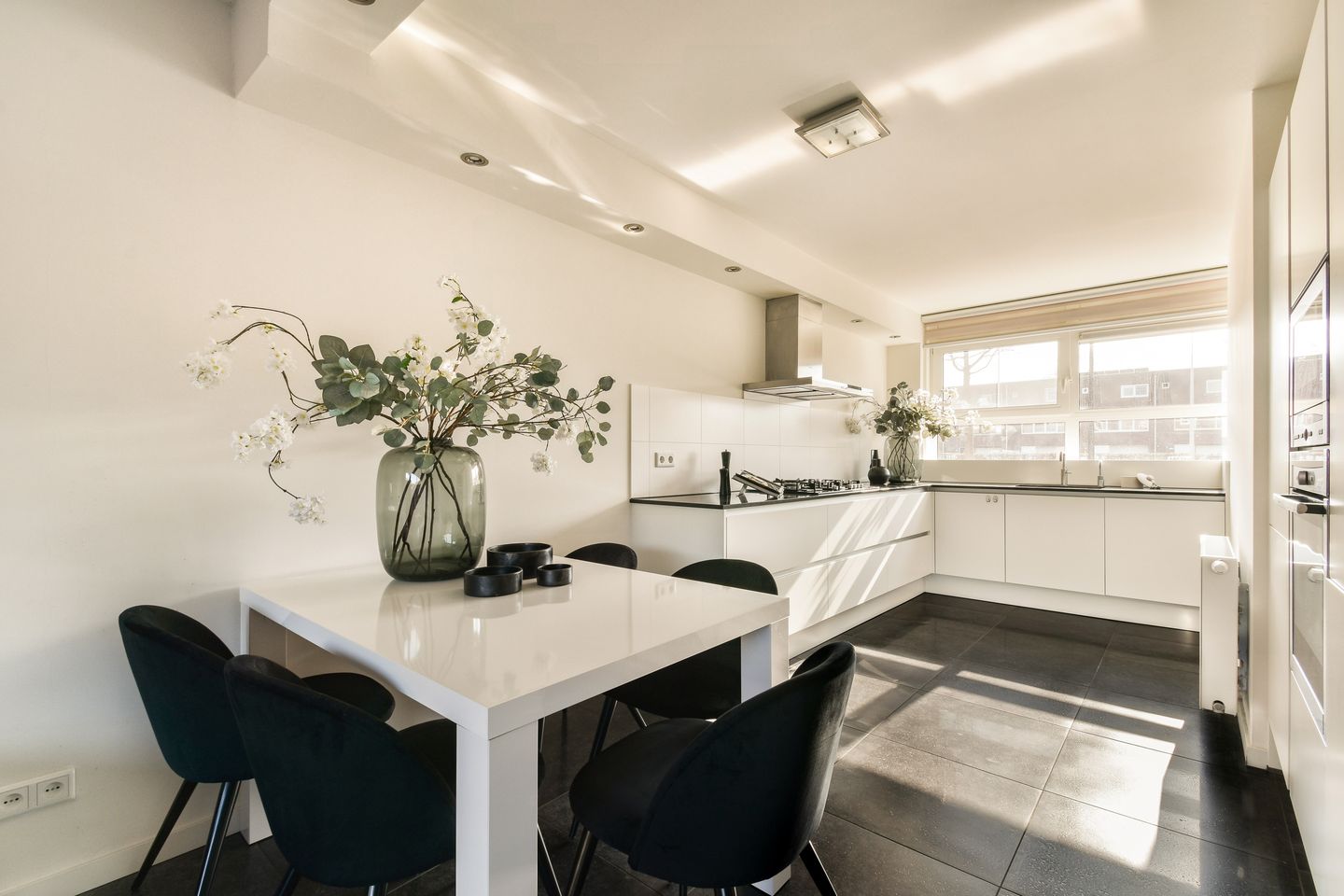 Foto 5 van Daan Roodenburghplein 38