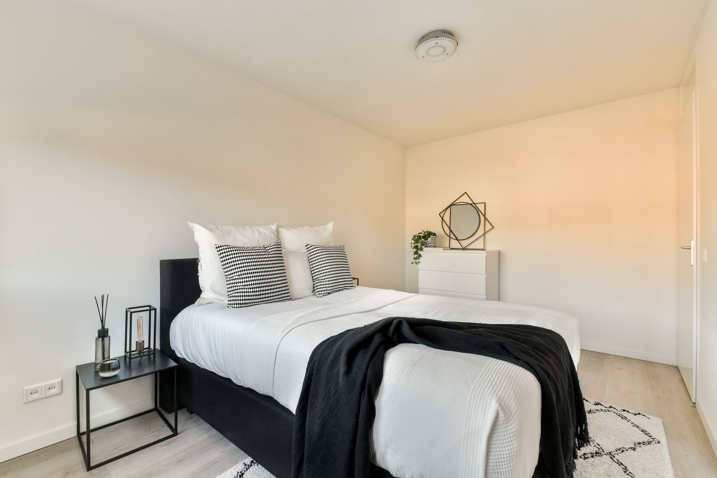 Foto 10 van Daan Roodenburghplein 38