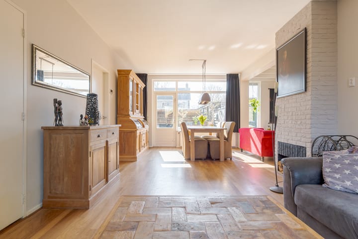 Foto 12 van van Bergenstraat 56