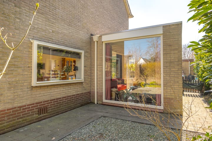 Foto 22 van van Bergenstraat 56