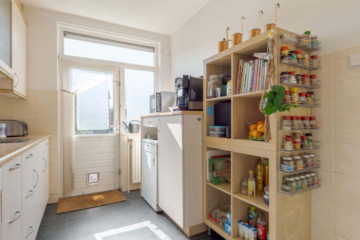 Foto 25 van van Bergenstraat 56