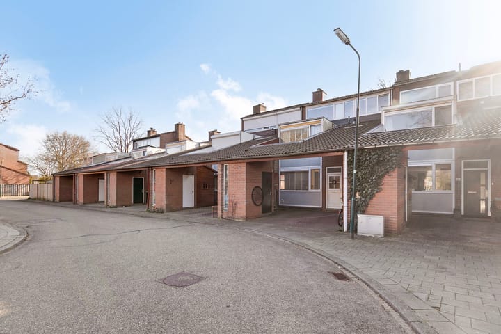 Foto 2 van Apollo 143