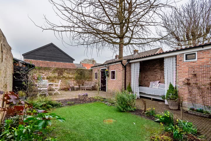 Foto 31 van Rodeheldenstraat 26