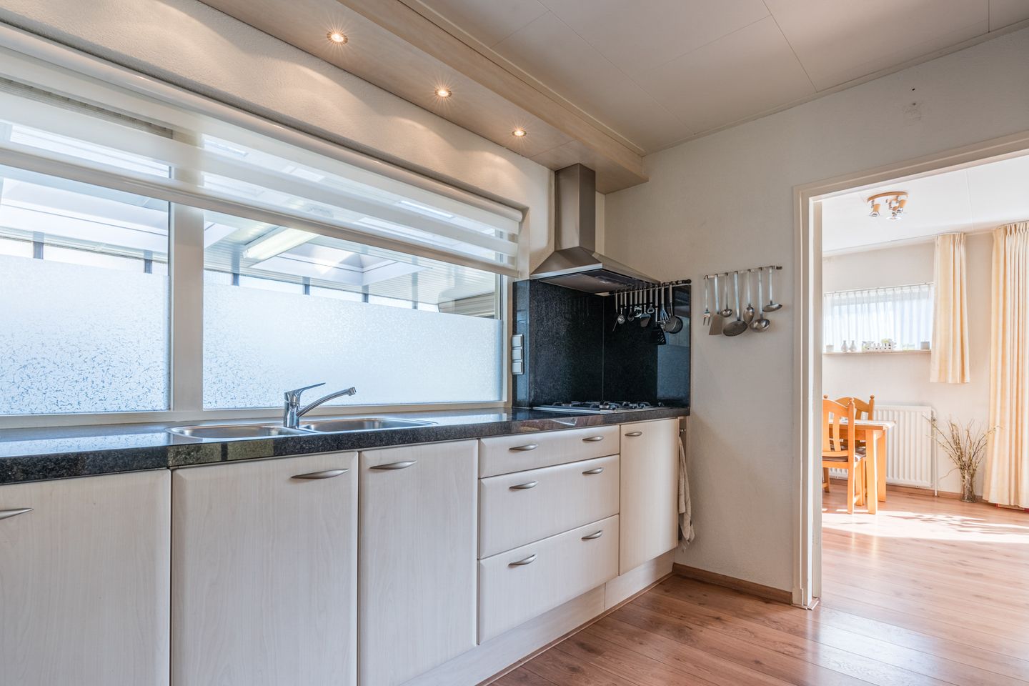 Photo 10 of Veerstraat 39