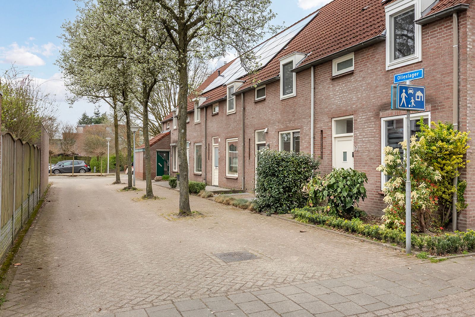 Photo 39 of Olieslager 13