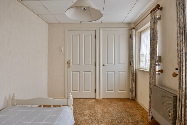 Photo 17 of Rugstraat 26