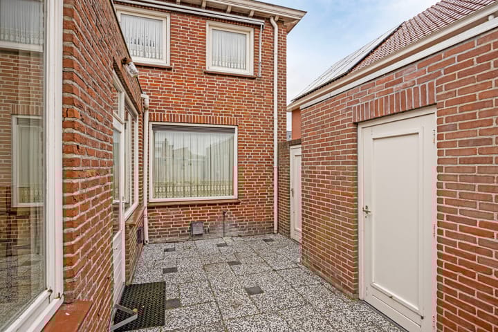 Photo 19 of Rugstraat 26