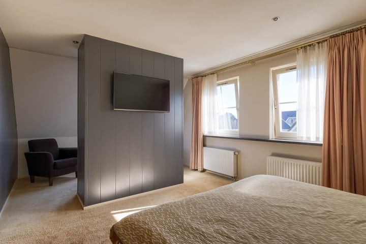 Photo 30 of Spade 19