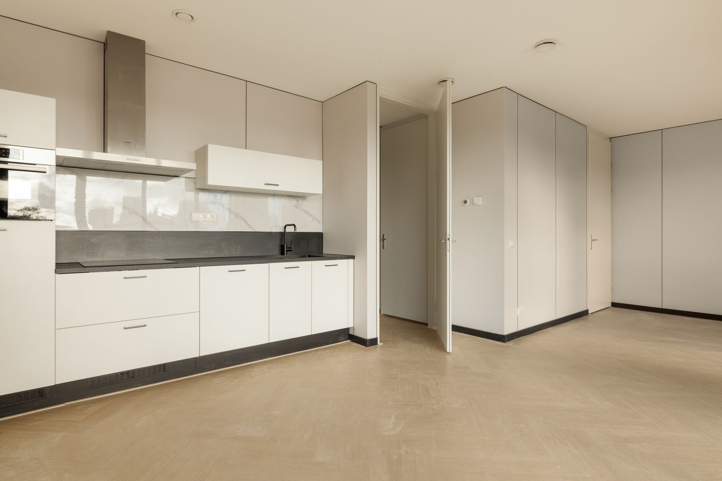 Foto 14 van Mies van der Rohestraat 263