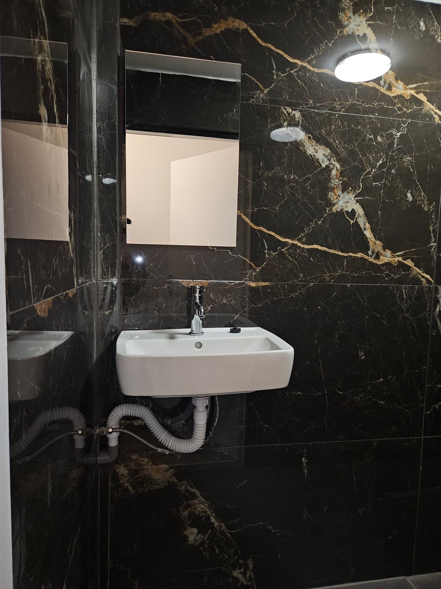 Foto 12 van Van de Veldestraat 58