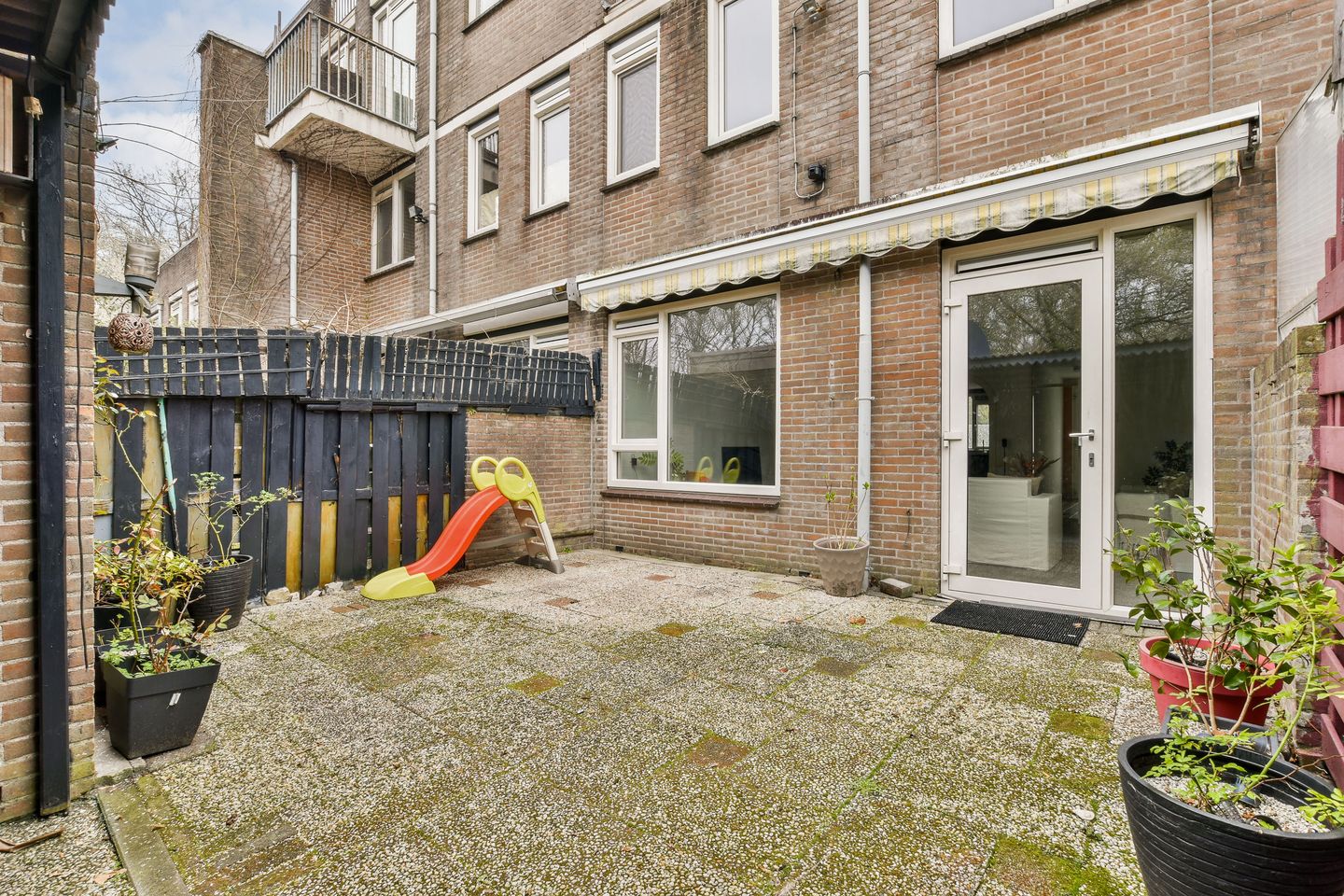 Foto 10 van Remmerdenplein 11