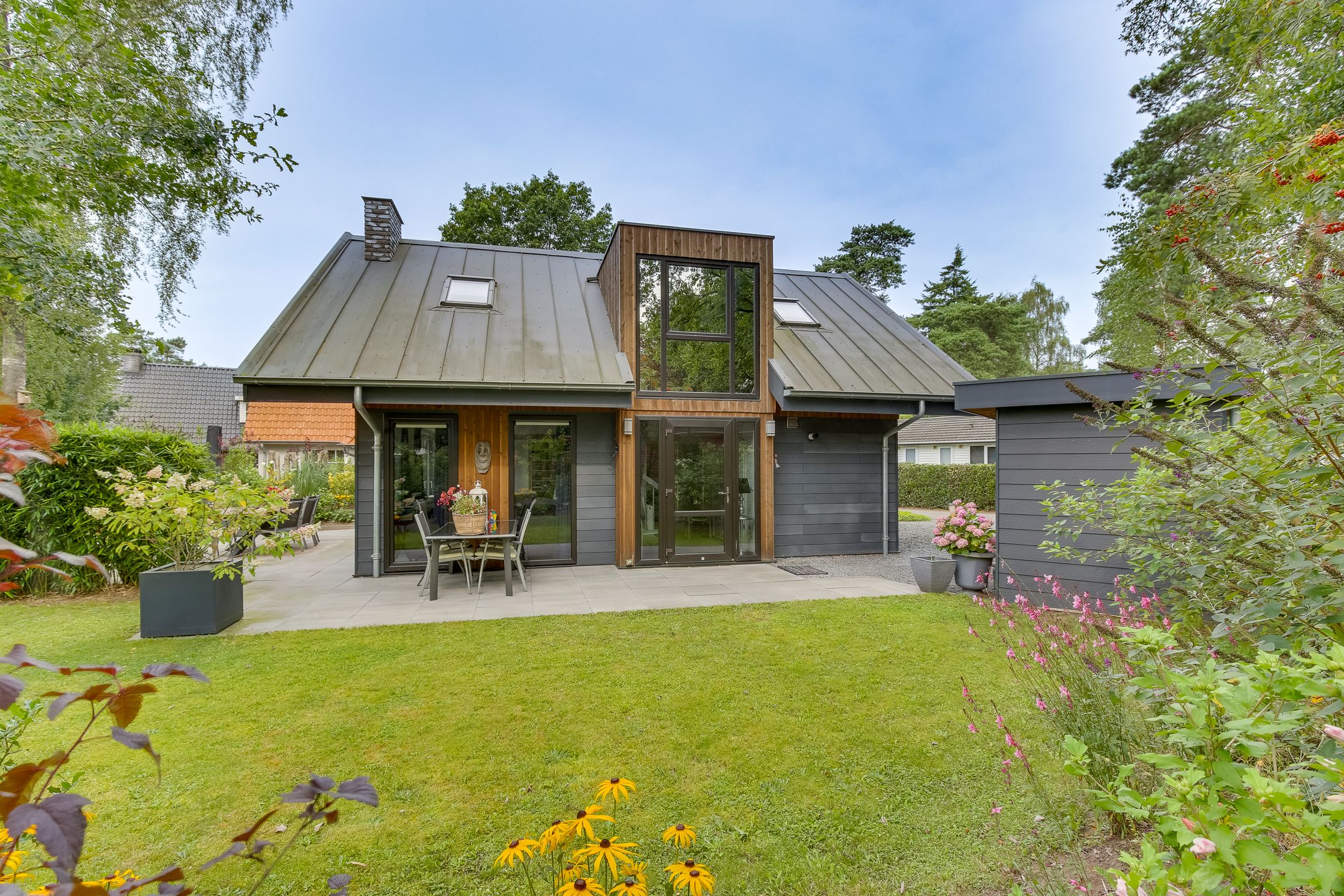 4-bedroom freehold villa in Lochem — photo 2 of 5