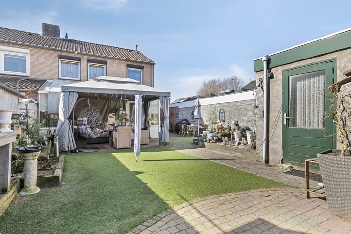 Foto 3 van Klaproosweg 6