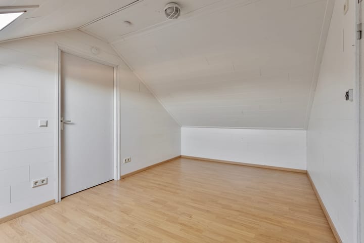 Foto 33 van Leeuwerikstraat 8