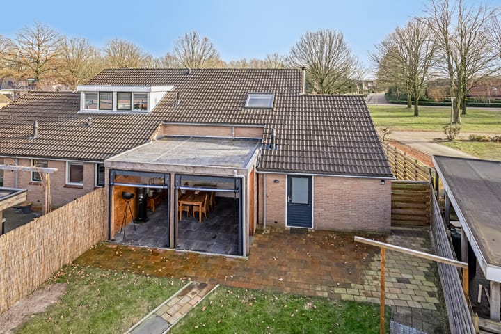 Foto 2 van Rhebruggenstraat 4