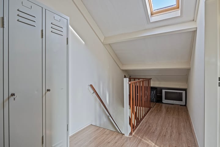 Photo 8 of Rhebruggenstraat 4