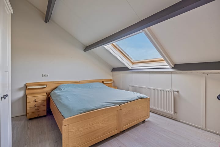 Photo 12 of Rhebruggenstraat 4