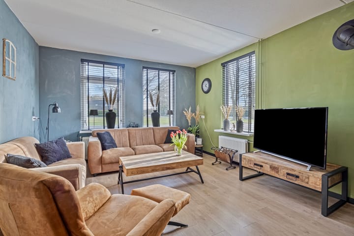 Photo 18 of Rhebruggenstraat 4