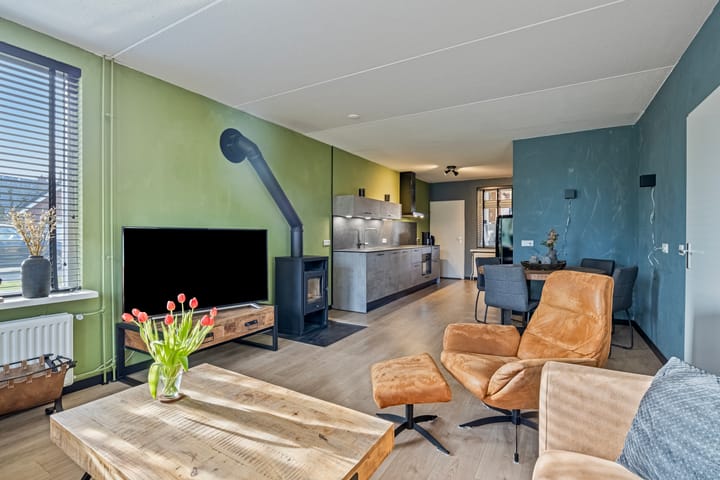 Photo 21 of Rhebruggenstraat 4