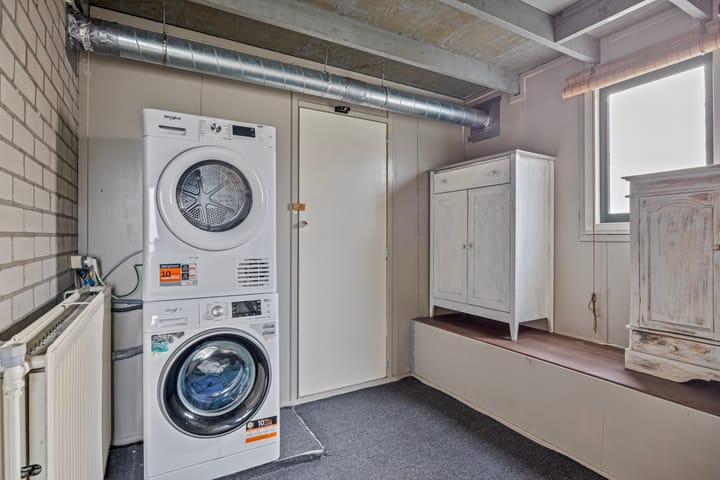 Photo 33 of Rhebruggenstraat 4