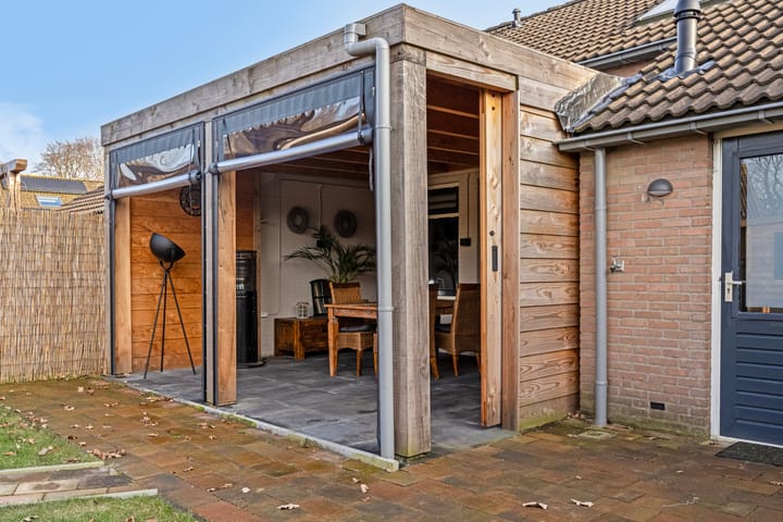 Photo 36 of Rhebruggenstraat 4