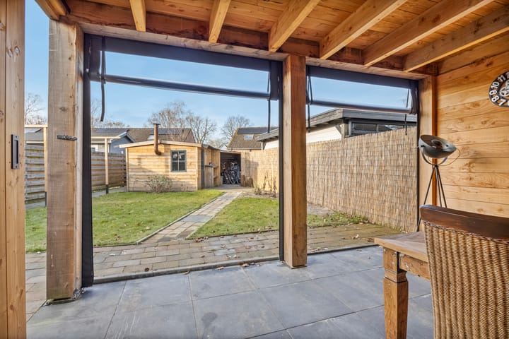 Photo 39 of Rhebruggenstraat 4