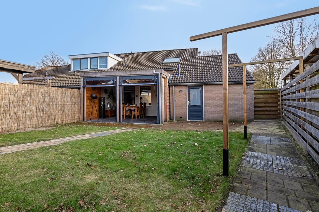 Foto 43 van Rhebruggenstraat 4