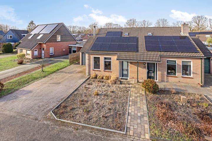 Photo 44 of Rhebruggenstraat 4