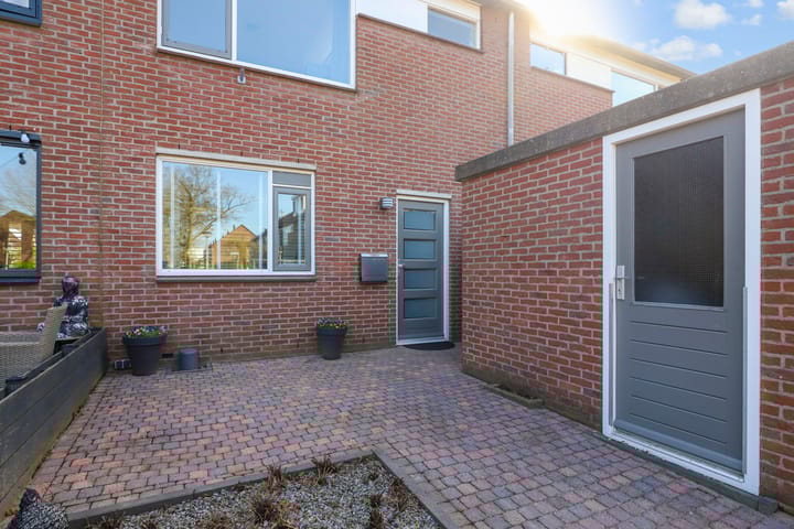 Photo 2 of Mierlostraat 13