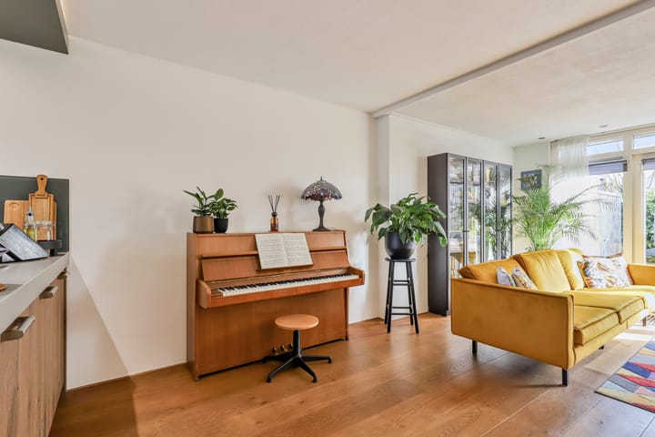 Photo 6 of Mierlostraat 13