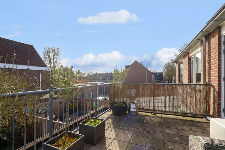 Photo 24 of Mierlostraat 13