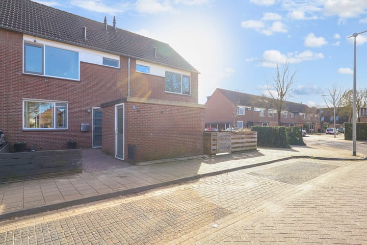 Photo 38 of Mierlostraat 13