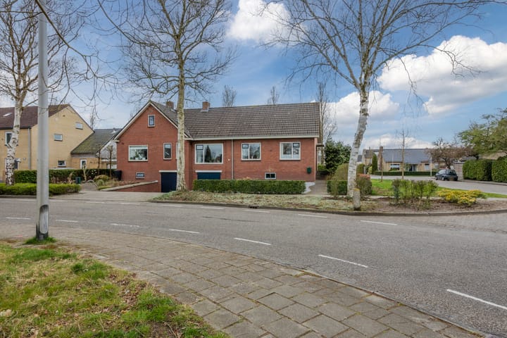 Foto 38 van Burg.van Haersoltestraat 13