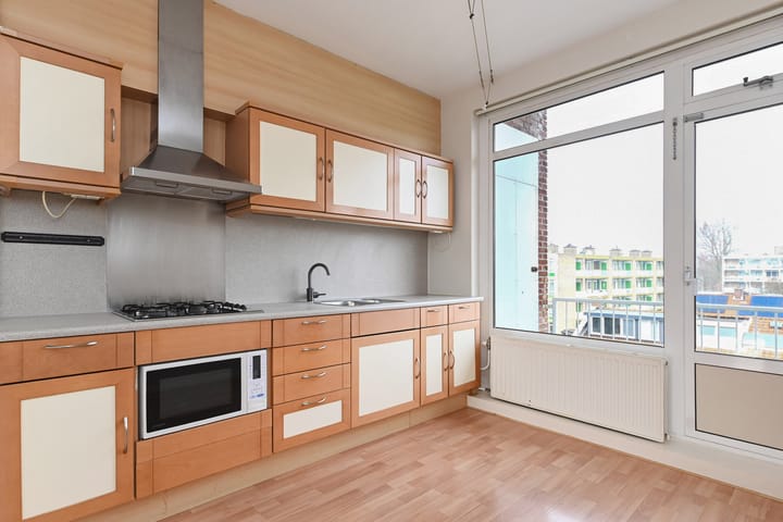 Photo 2 of Veenendaalkade 537