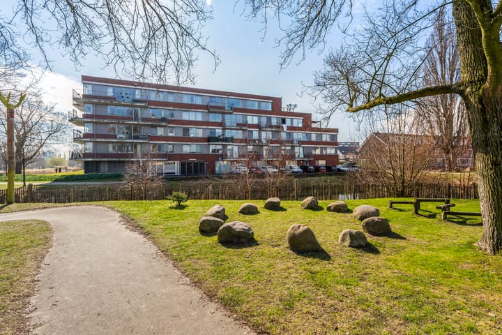 Photo 11 of Johan de Wittstraat 29