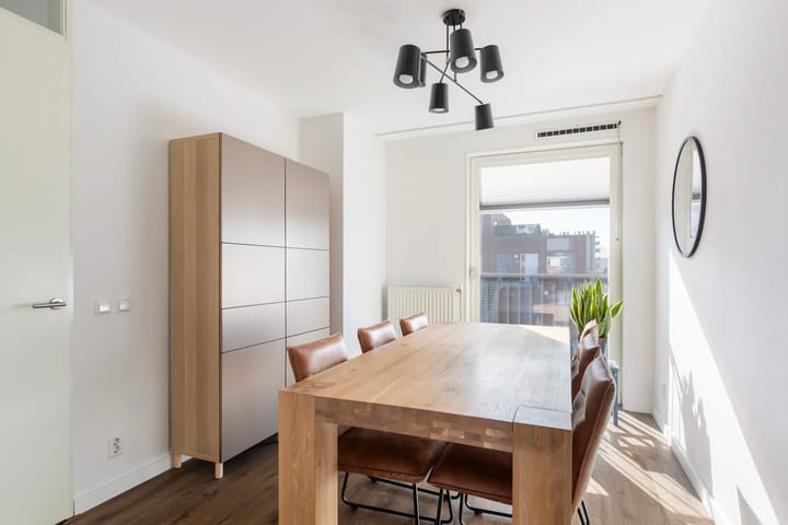 Photo 16 of Johan de Wittstraat 29