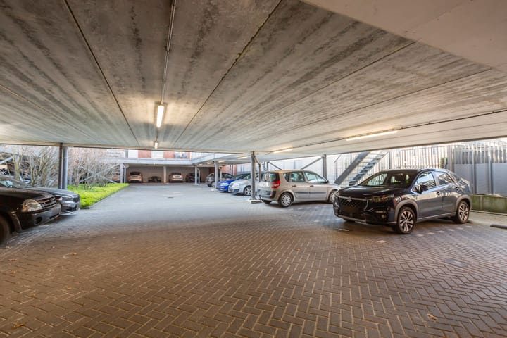 Photo 38 of Johan de Wittstraat 29