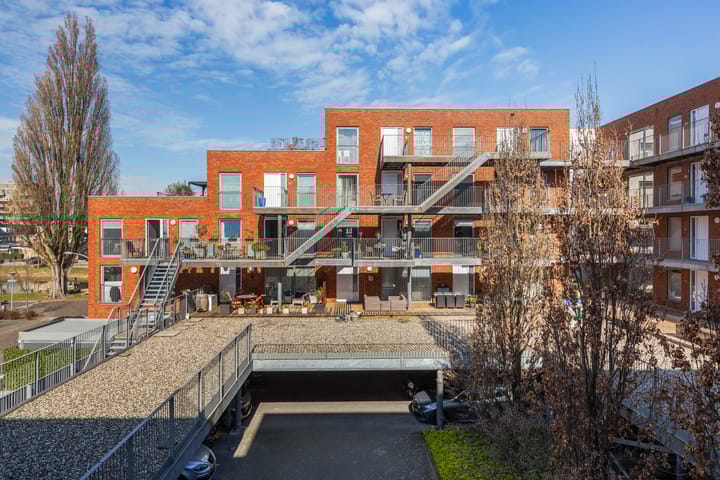 Photo 40 of Johan de Wittstraat 29