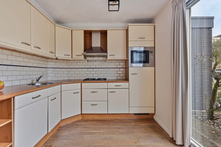 Photo 13 of Maurick 14