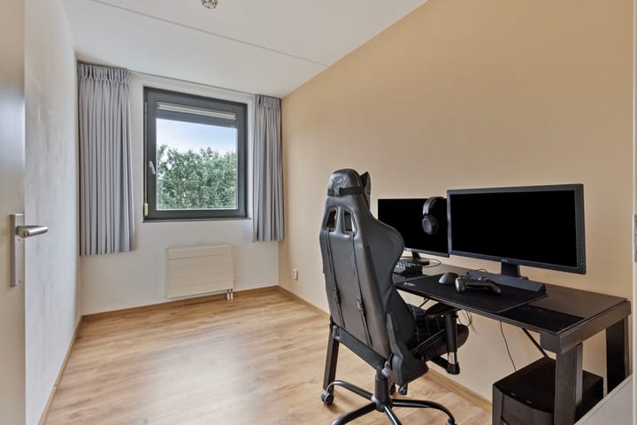 Photo 24 of Maurick 14