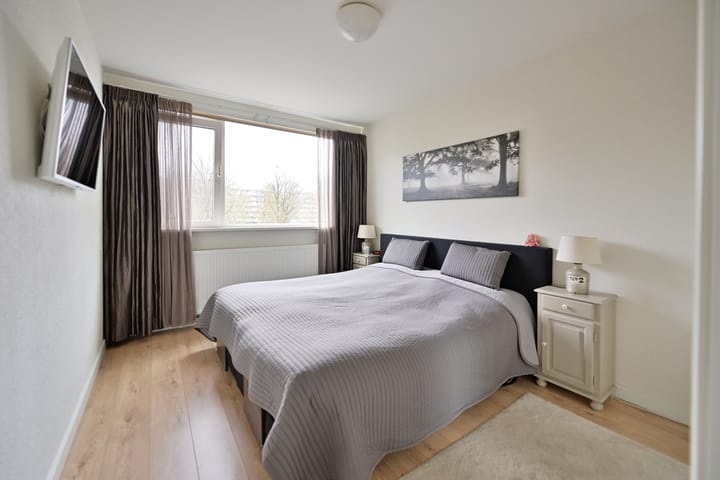 Photo 11 of Veenbesstraat 398