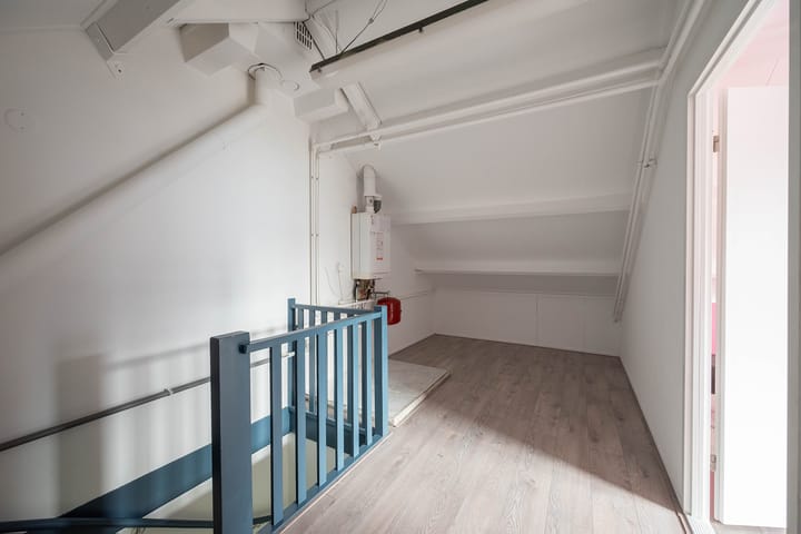 Foto 28 van Veldbloemweg 87