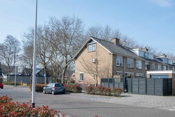 Foto 33 van Veldbloemweg 87