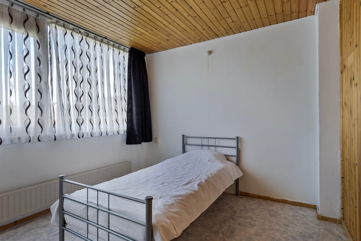 Photo 13 of Pijnboomstraat 43