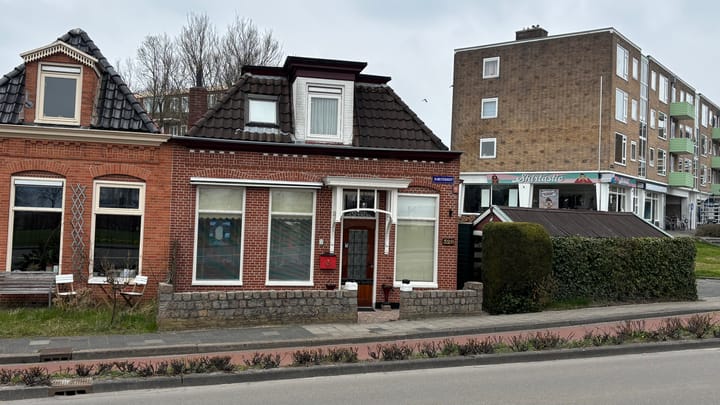 Photo 2 of Damsterdiep 328